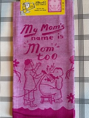 Blue Q Pink Vintage-Style 'My Mom's Name Is Mom Too' Dish Towel